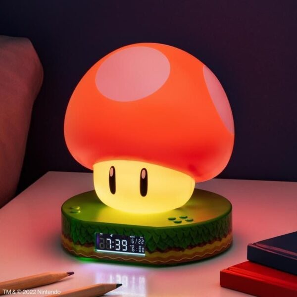 Paladone Super Mario Bros - Reloj despertador digital de hongos con sonido de juego encendido y brillo de luz nocturna, lámpara Nintendo con licencia para dormitorio infantil y mesita de noche - Image 3